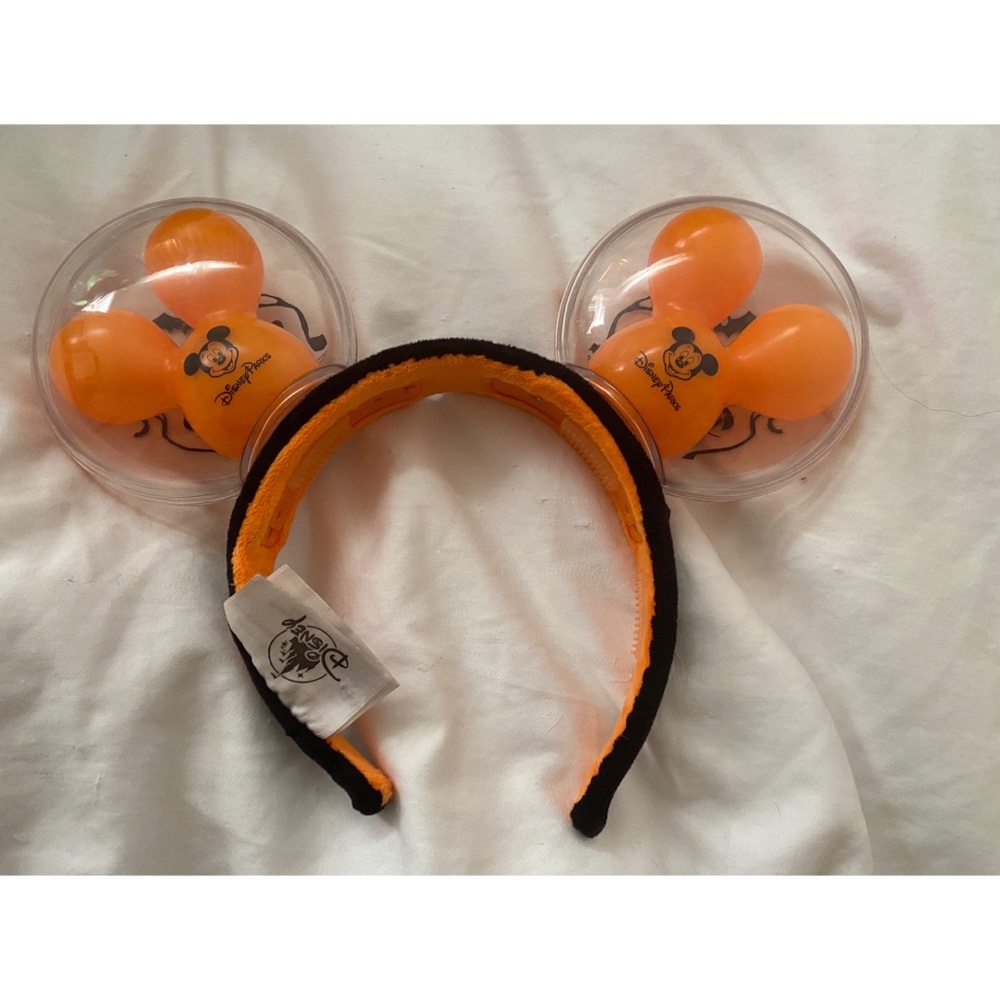 RARE 2021 DISNEY HALLOWEEN LIGHT UP BALLOON EARS